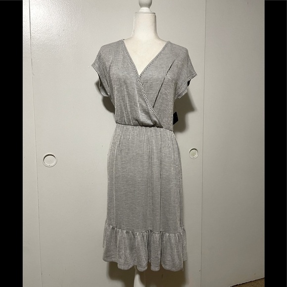 New with tag grey/ white stripe dress - Picture 1 of 4